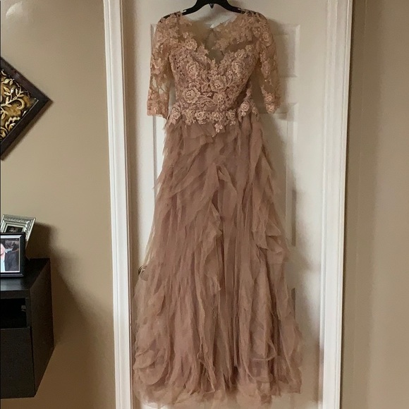 Beautiful elegant Mauve pink evening gown . - Picture 1 of 11